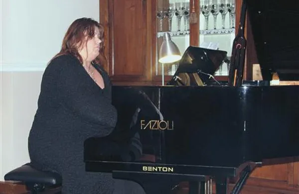  Pianistka Maja Tajnšek botruje izjemnemu pianističnemu vikendu na Kendovem dvorcu 