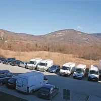 Mestna občina ni uspela s  ponudbo, ki bi gmajno na robu Kromberka preuredila v novo obrtno cono Meblo vzhod. Ta zato sameva …