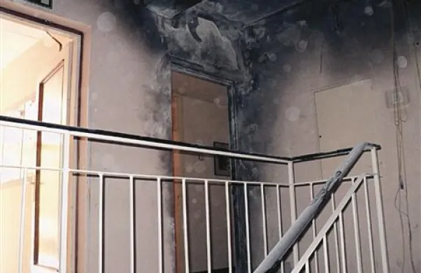 Hrvata sta izsiljevala novogoriško družino.  Junija lani sta podtaknila požar pred vrati stanovanja v bloku v Cankarjevi ulici, novembra pa sta padla v policijsko zasedo.