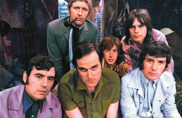 Člani skupine Monty Python se ponovno združujejo