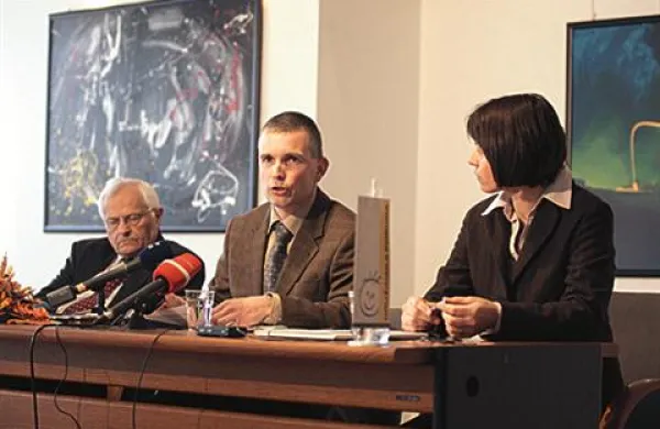 V društvu Družinska pobuda so pripravili kompromisni predlog družinskega zakonika