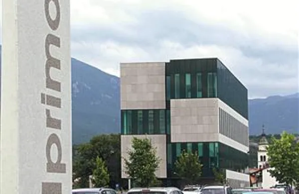 Pogovori Primorja in bank upnic o reprogramu finančnih obveznosti po oceni vodstva družbe tečejo v pozitivnem vzdušju in so usmerjeni k zagotovitvi pogojev za obstoj Primorja