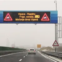 Vremenoslovci pričakujejo, da se bodo v sredo na Vipavskem sunki burje okrepili do 160 kilometrov na uro