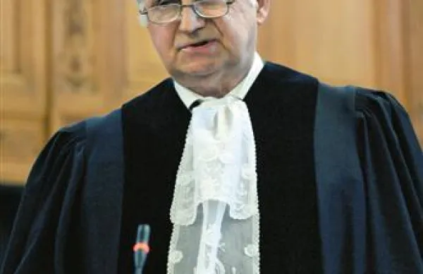 Hrvaška bo v skladu z arbitražnim sporazumom v prihodnjih dneh uradno obvestila Evropsko komisijo in Slovenijo, da je Budislav Vukas hrvaški arbiter na arbitražnem sodišču, ki bo določilo mejo med Slovenijo in Hrvaško