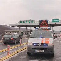 Burja je odkrila streho hangarja v Ajdov&scaron;čini
