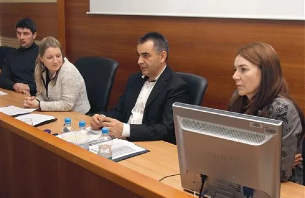 Delo  zbornice so predstavili (z desne) Marija Rogan Šik, Milan Škapin, Katja Skok in podpredsednik Jernej Bortolato