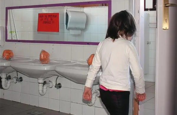 Voda na Pivškem in Postojnskem naj bi bila ponovno mikrobiološko neoporečna  