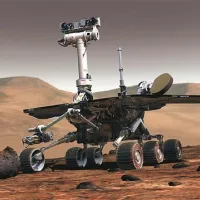Opportunity ima nekaj težav z robotsko roko,  sončne celice so prekrite z umazanijo, tako da lahko posrka manj sončne energije ... A se ne da! Brez servisa je v izjemnih razmerah zdržal več kot osem let.