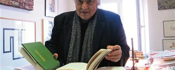 Andrej Medved z antologijo v dveh nadvse obsežnih knjigah