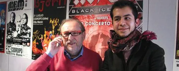 Loris Tramontin (levo) je v preteklosti skrbel za gostovanja priljubljene poletne televizijske glasbene karavane Festivalbar na severovzhodu Italije, med drugim tudi za veličastne zaključke v veronski areni ter dve gostovanji (1996 in 1997) v puljski areni.  Luigi Vignando,  diplomirani komunikolog,  se je  Azalei pridružil pred štirimi leti.    