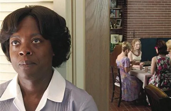 Viola Davis (levo) je z vlogo Aibileen Clark v igri za oskarja za najboljšo žensko glavno vlogo 