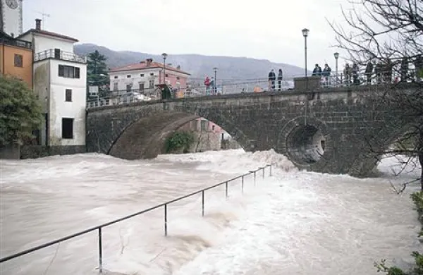 Nov sistem bo poskrbel za večjo varnost pred naraslo Sočo