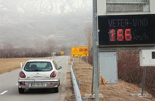 Burja naj bi bila najbolj silovita danes od 18. ure do 10. ure v soboto