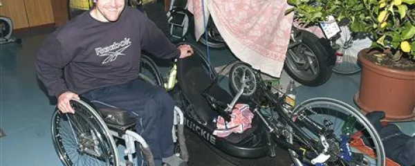 V prihodnost gleda brez obžalovanja