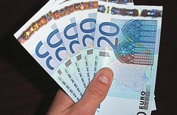 Na ministrstvu za delo, družino in socialne zadeve zagotavljajo, da bodo prva izplačila novim prosilcem za socialno pomoč nakazana v tem tednu