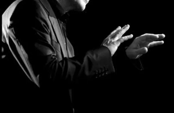 Stojan Kuret:  “V glasbi moraš imeti cilj, vizijo, ki jo ponavadi ima tisti, ki stoji pred zborom ali orkestrom, ostali pa morajo v ta cilj verjeti.”