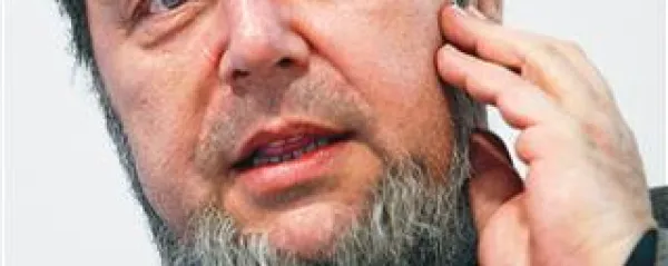 Mišo Alkalaj: “Acto je podpisala Pahorjeva vlada, ki z oblasti odhaja v opozicijo - in s tem naredila Janševi vladi velikansko uslugo. Po mojem samo zato, ker je za ene in druge pomembneje ščititi interese velikih korporacij kot skrbeti za dobrobit lastnih državljanov.”