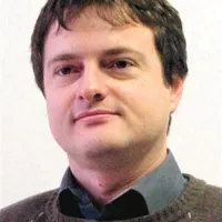 Uroš Saksida: “Glede na trenutno stanje v državi slika ni najbolj rožnata. Mi bi si želeli, da bi bil državni študentski dom zgrajen čim prej, saj so sobodajalci v mestu pretežno zasebniki, ki imajo visoke cene.”