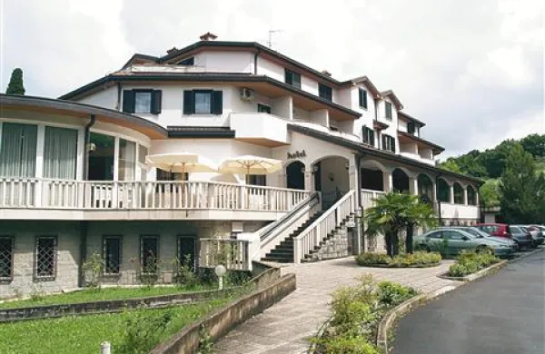 Hotel Oltra bi v prihodnje lahko postal začasno bivališče  petičnih tujih gostov na okrevanju po kirurških posegih v bližnji ortopedski bolnišnici