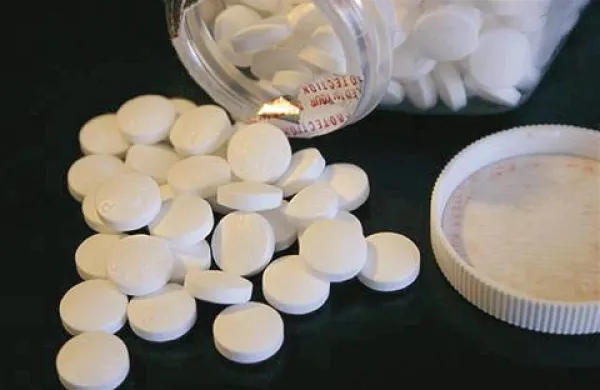 Bolečine in povišano telesno temperaturo preganjamo z antipiretiki, antibiotiki pa gripe ne pozdravijo, zato jih ne predpisujejo