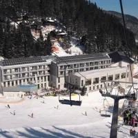 Stari hotel na Golteh je lastnik, Rudnik Velenje, porušil do temeljev in na istem mestu zgradil novega, ki se ponaša tudi s sončno elektrarno na strehi 
