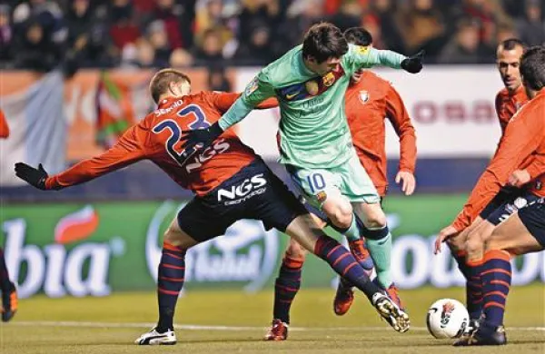 Lionel Messi (na fotografiji s št. 10) bo tudi v Leverkusnu deležen posebne pozornosti tekmecev