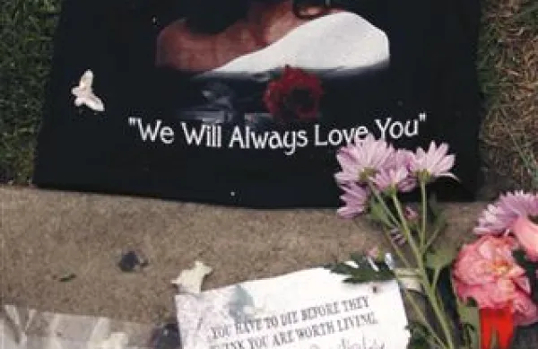 Sorodniki izključujejo možnost samomora Whitney Houston