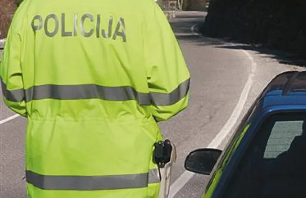 Po alkotestu je napadel policista