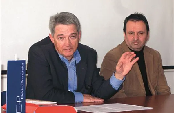 Vodja stavkovnega odbora Valter Vodopivec in podpredsednik Sindikata delavcev dejavnosti energetike Slovenije Branko Sevčnikar