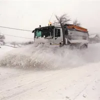 Zasnežena cesta v Romuniji