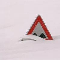  Številne cestne povezave v Romuniji so prekinjene