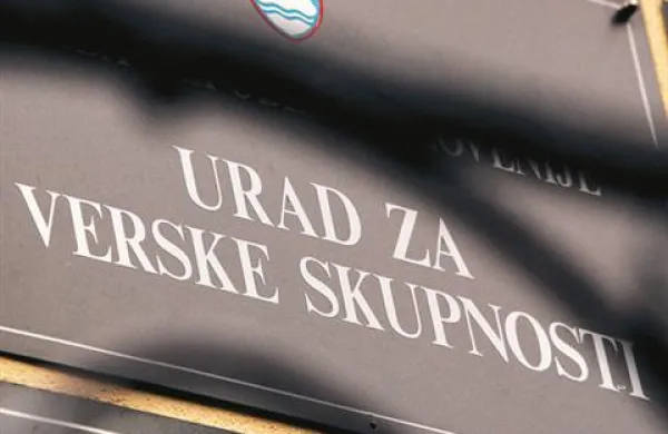Bodo Urad za verske skupnosti ukinili?