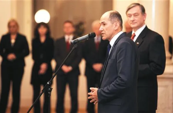 Danilo Türk in Janez Janša bosta morala ne glede na osebne zamere  sodelovati vsaj pri tistih zadevah, ki jih določajo zakoni 