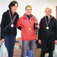 Hitre mlajše veteranke, z leve: Jana Kotar Ilijaš, Kristina Bele, Erika Vodopivec