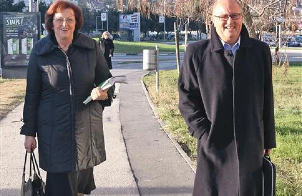 Breda Pečan in Marino Domio sta pred dvema letoma nasmejana prikorakala in odkorakala s sodišča