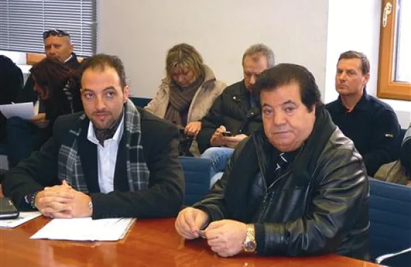 Občinska blagajna je včeraj priteklo nekaj  dragocenih cekinov zlasti po zaslugi Roberta in Alfreda Cavallara (desno)  