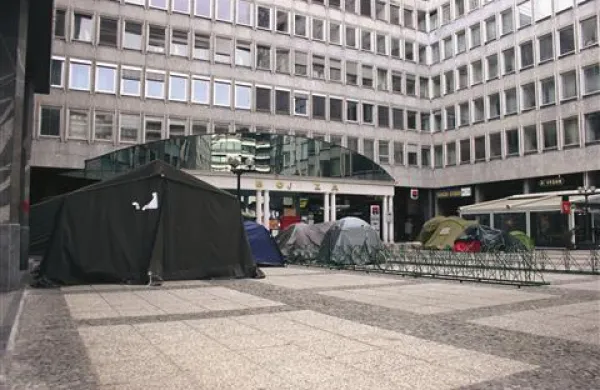 Gibanje 15o za danes ob 11. uri napoveduje zasedbo prostorov predstavništva Evropske komisije v Ljubljani