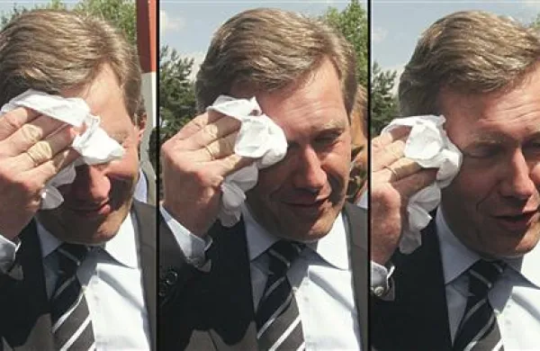 Nemški predsednik Christian Wulff je danes sporočil, da odstopa s predsedniškega položaja
