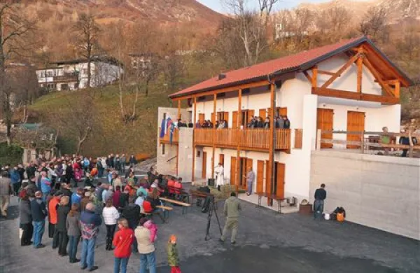 V skupnem objektu  v Drežniških ravnah bodo poleg prostorov za druženje uredili tudi predelavo ovčjega mesa