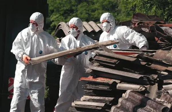 Azbesta je vsepovsod še ogromno in z njim je treba ravnati nadvse previdno