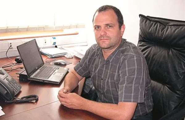 Obrtniki so med največje probleme in razmere za razvoj drobnega podjetništva uvrstili predvsem pretirano birokracijo, je po srečanju povedal tolminski župan Uroš Brežan