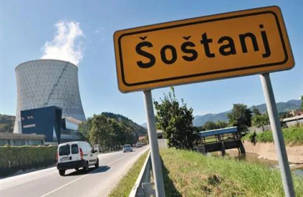 Protikorupcijska komisija je ugotovila, da je bil Teš 6 zansovan in izveden netransparentno