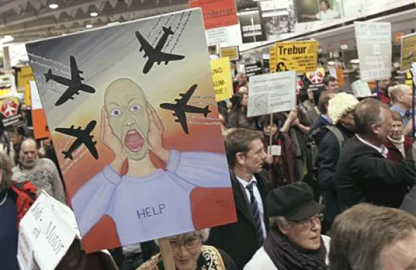 Na frankfurtskem letališču stavkajo tudi proti hrupu