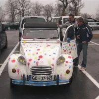 Našemil se je tudi spaček Ajdovca Benedikta Lična. Otroške barvice niso imune na dež.