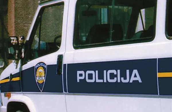 Puljski policisti bodo ovadili 41-letnega voznika