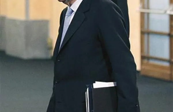 Mario Monti nima finančnih težav