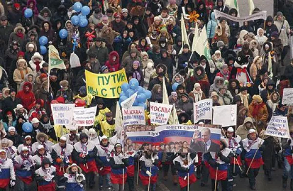 V Rusiji se danes zbirajo podporniki Vladimirja Putina