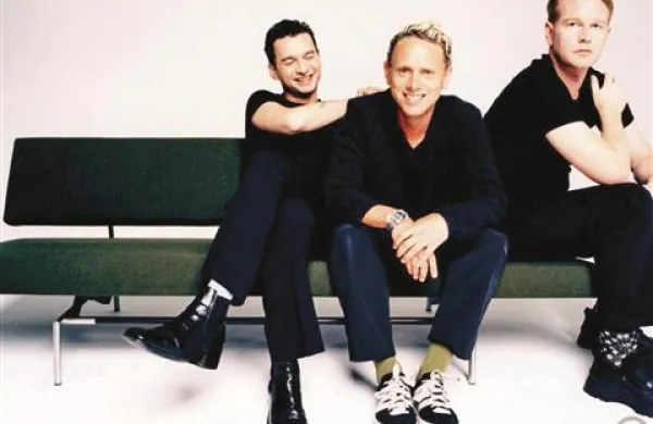 Ustanovna člana Depeche Mode z desne Vince Clarke in Martin L. Gore, na levi kasneje pridruženi član Dave Gahan