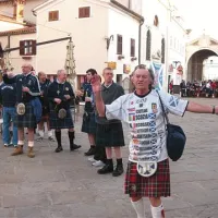 Prvi popoldanski pevec na Prešernovem trgu