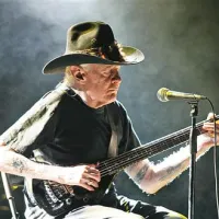 Johnny Winter med koncertom v Trstu 